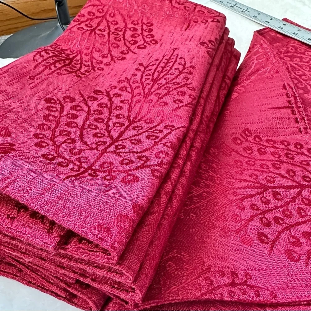 Cuisinart Table Placemats Decor Scarlet Red Satin Embossed Leaf Tree Set of 8